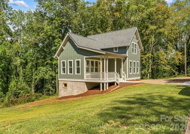 Photo 2 of Single family home for sale at 114 Walker St, Morganton, NC 28655 | MLS# 4425265 | Listing updated on 2026-09-17