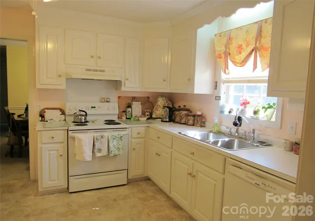 Photo 3 of Single family home for sale at 2514 Oxford Cir, Lancaster, SC 29720 | MLS# 4425299 | Listing updated on 2026-09-24