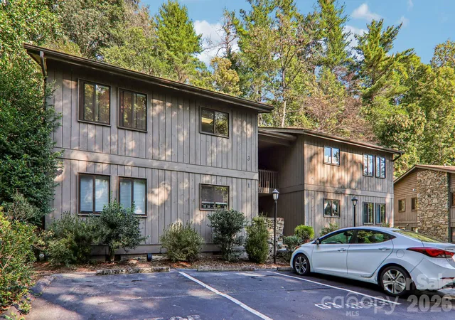 Photo 1 of Condo for sale at 53 Lake Dr #03, Hendersonville, NC 28739 | MLS# 4425310 | Listing updated on 2026-09-17