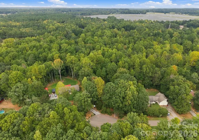Photo 3 of Single family home for sale at 5209 Timber Crk Ct, Kings Mountain, NC 28086 | MLS# 4425357 | Listing updated on 2026-09-18