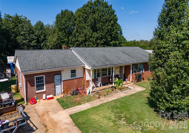 Photo 1 of Single family home for sale at 613 Plato Lee Rd, Shelby, NC 28150 | MLS# 4425444 | Listing updated on 2026-09-17
