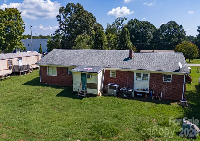 Photo 3 of Single family home for sale at 613 Plato Lee Rd, Shelby, NC 28150 | MLS# 4425444 | Listing updated on 2026-09-17