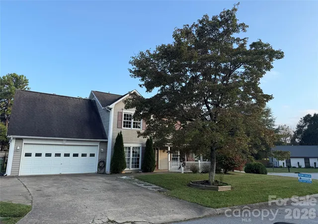 Photo 2 of Single family home for sale at 59 Southchase Dr, Fletcher, NC 28732 | MLS# 4425720 | Listing updated on 2026-10-01