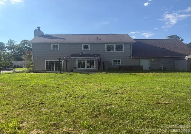 Photo 4 of Single family home for sale at 59 Southchase Dr, Fletcher, NC 28732 | MLS# 4425720 | Listing updated on 2026-10-01
