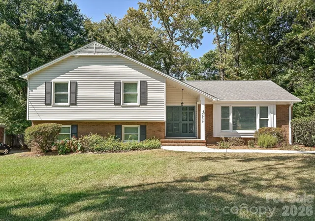 Photo 1 of Single family home for sale at 5936 Colchester Pl, Charlotte, NC 28210 | MLS# 4425862 | Listing updated on 2026-10-09