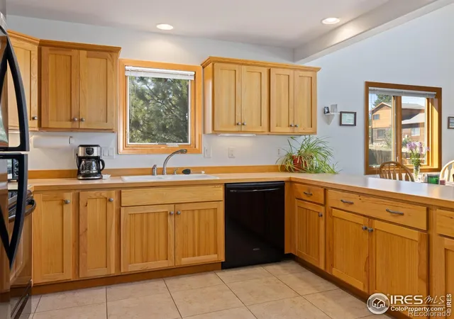 Photo 3 of Townhouse for sale at 131 Willowstone Ct, Estes Park, CO 80517 | MLS# IR1018202 | Listing updated on 2026-09-17
