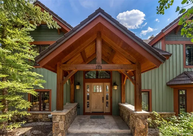 Photo 2 of Mansion for sale at 273 Two Cabins Dr, Silverthorne, CO 80498 | MLS# 4782885 | Listing updated on 2026-09-29
