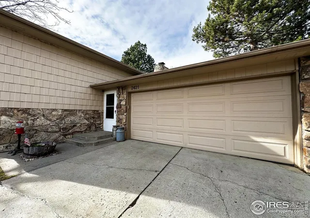 Photo 2 of Single family home for sale at 2421 Oleander Ct, Loveland, CO 80538 | MLS# IR1047009 | Listing updated on 2026-09-17