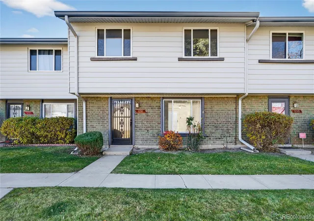 Townhouse for sale at 1281 S Troy St, Aurora, CO 80012 | MLS# 9932114