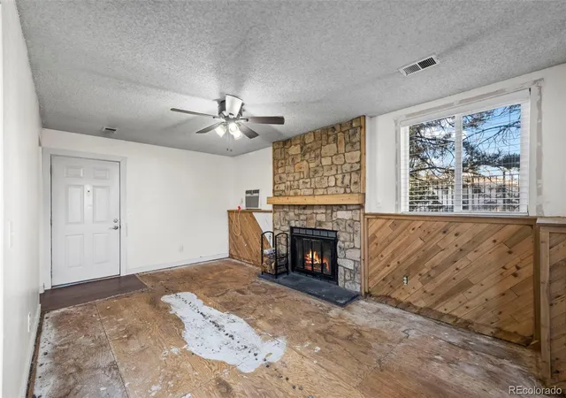 Listing Photo 5 - Condo for sale in building located at 17672 E Loyola Dr, Aurora, CO 80013 - Unit #2211L