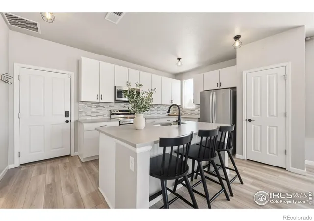 Photo 4 of Townhouse for sale at 2463 Harlequin Pl, Johnstown, CO 80534 | MLS# IR1050387 | Listing updated on 2026-10-08