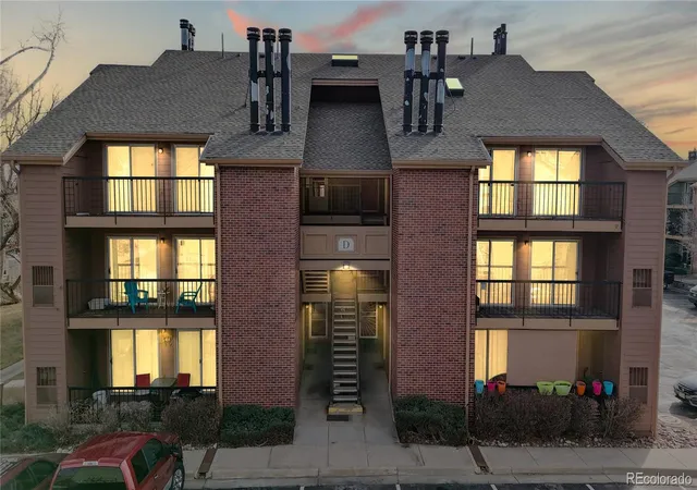 Listing Photo 4 - Condo for sale in building located at 4899 S Dudley St, Littleton, CO 80123 - Unit #19D