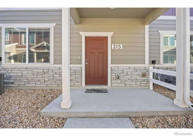 Photo 3 of Townhouse for sale at 315 Condor Way, Johnstown, CO 80534 | MLS# IR1053570 | Listing updated on 2026-09-24