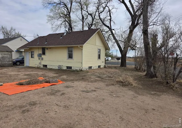 Photo 2 of Single family home for sale at 1013 W Beaver Ave, Fort Morgan, CO 80701 | MLS# IR1055429 | Listing updated on 2026-09-17