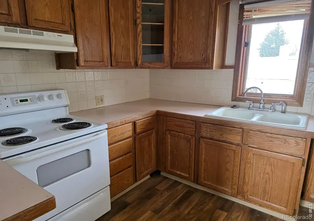 Photo 3 of Single family home for sale at 1013 W Beaver Ave, Fort Morgan, CO 80701 | MLS# IR1055429 | Listing updated on 2026-09-17
