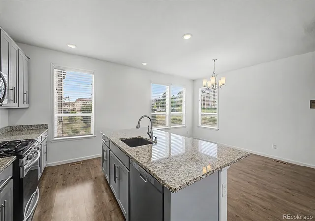 Photo 3 of Townhouse for sale at 1602 Castle Crk Cir, Castle Rock, CO 80104 | MLS# 8992050 | Listing updated on 2026-09-22