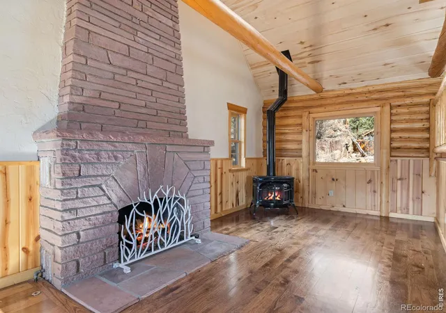 Photo 4 of Single family home for sale at 1101 Lexington Ln, Estes Park, CO 80517 | MLS# IR1056091 | Listing updated on 2026-09-17
