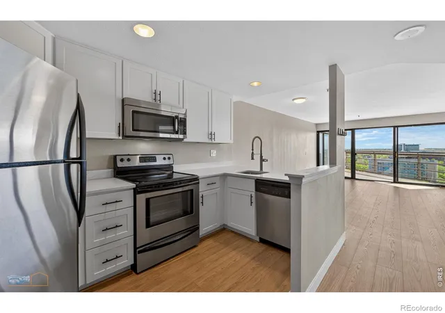Photo 4 of Condo for sale at 100 Park Ave W #1305, Denver, CO 80205 | MLS# IR1057596 | Listing updated on 2026-09-17