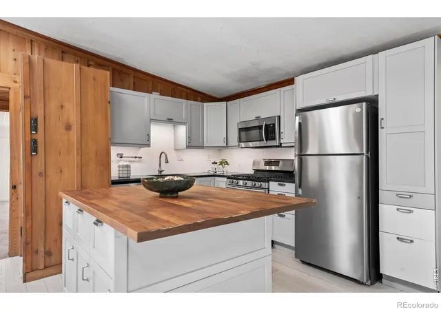 Photo 2 of Single family home for sale at 41 Silver Spruce, Boulder, CO 80302 | MLS# IR1058111 | Listing updated on 2026-09-17