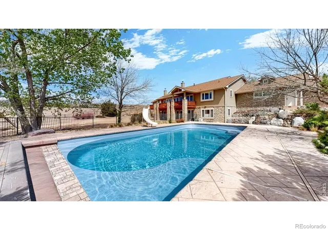 Photo 2 of Single family home for sale at 5300 Highlands Dr, Longmont, CO 80503 | MLS# IR1058138 | Listing updated on 2026-09-17