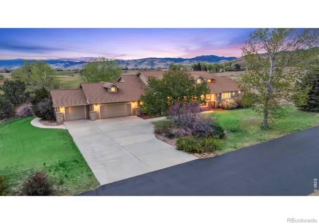 Photo 3 of Single family home for sale at 5300 Highlands Dr, Longmont, CO 80503 | MLS# IR1058138 | Listing updated on 2026-09-17