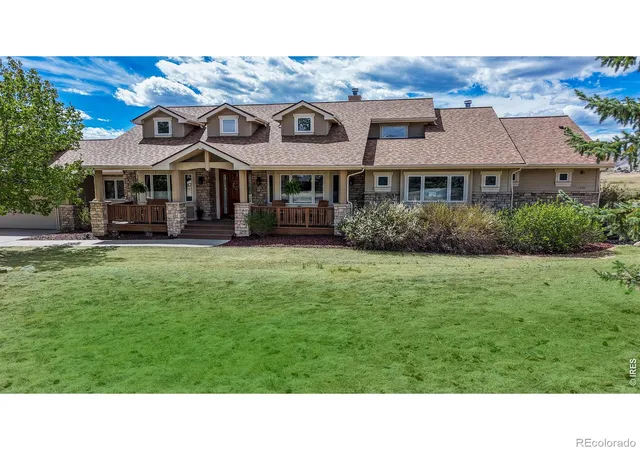 Photo 3 of Single family home for sale at 5300 Highlands Dr, Longmont, CO 80503 | MLS# IR1058138 | Listing updated on 2026-09-17