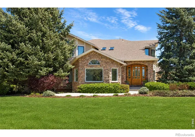 Photo 2 of Single family home for sale at 7273 Spring Crk Cir, Longmont, CO 80503 | MLS# IR1058723 | Listing updated on 2026-09-17
