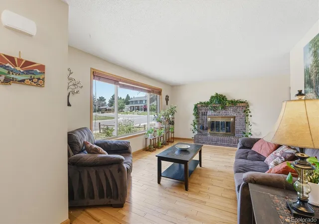 Photo 4 of Single family home for sale at 8623 W Warren Dr, Lakewood, CO 80227 | MLS# 7869806 | Listing updated on 2026-09-09