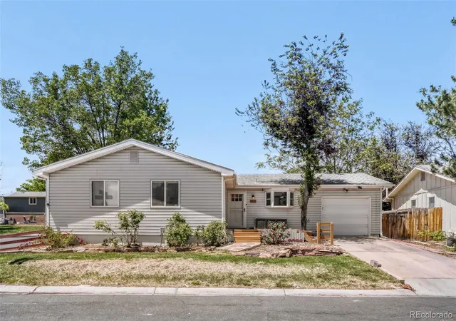 Photo 2 of Single family home for sale at 445 Hickory Pl, Broomfield, CO 80020 | MLS# 9166503 | Listing updated on 2026-09-09