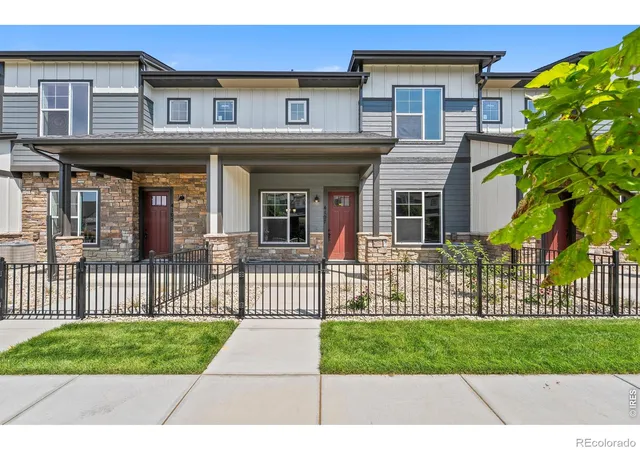 Photo 1 of Townhouse for sale at 4107 N Park Dr, Loveland, CO 80538 | MLS# IR1058980 | Listing updated on 2026-09-17