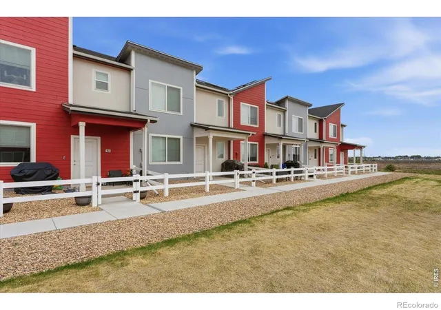 Photo 3 of Townhouse for sale at 500 S Denver Ave #16B, Fort Lupton, CO 80621 | MLS# IR1059676 | Listing updated on 2026-09-17