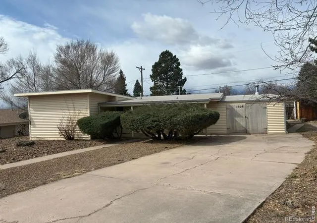Photo 1 of Single family home for sale at 1928 Cadillac Ave, Colorado Springs, CO 80909 | MLS# IR1059681 | Listing updated on 2026-09-17