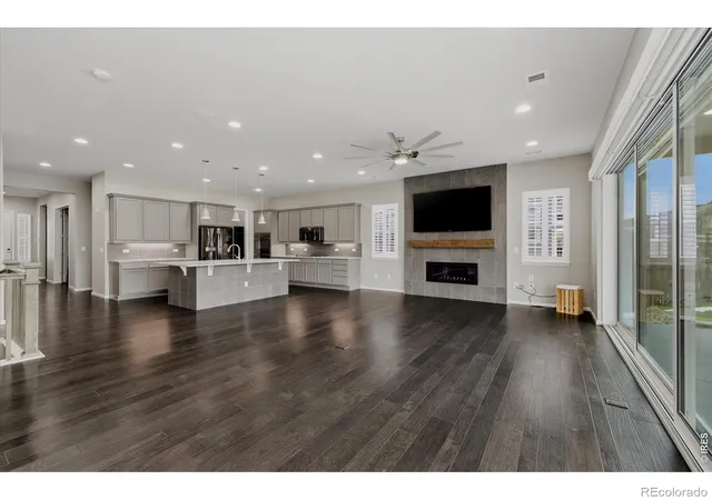 Photo 3 of Single family home for sale at 6725 Mentha Dr, Castle Rock, CO 80108 | MLS# IR1059807 | Listing updated on 2026-09-17