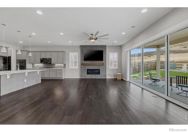 Photo 4 of Single family home for sale at 6725 Mentha Dr, Castle Rock, CO 80108 | MLS# IR1059807 | Listing updated on 2026-09-17