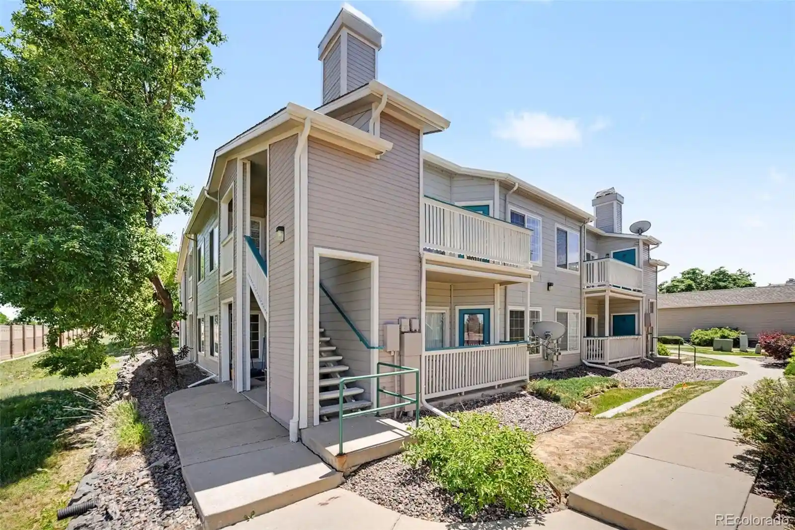 Listing Photo 2 - Condo for sale in 8365 Pebble Creek Wy located at 8365 Pebble Creek Wy, Highlands Ranch, CO 80126 - Unit #201