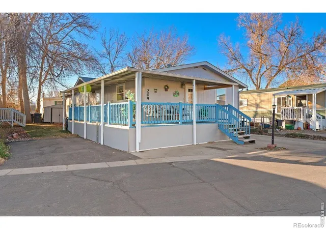 Photo 2 of Single family home for sale at 209 Skylark Cir, Lafayette, CO 80026 | MLS# IR1060613 | Listing updated on 2026-09-17