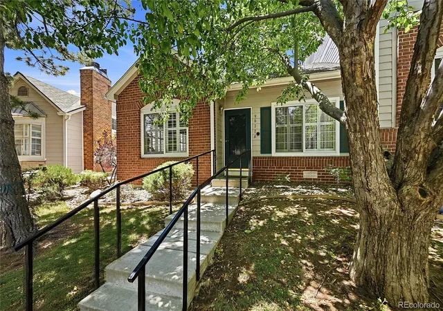 Listing Photo 4 - Condo for sale in building located at 9611 W Chatfield Ave, Littleton, CO 80128 - Unit #A