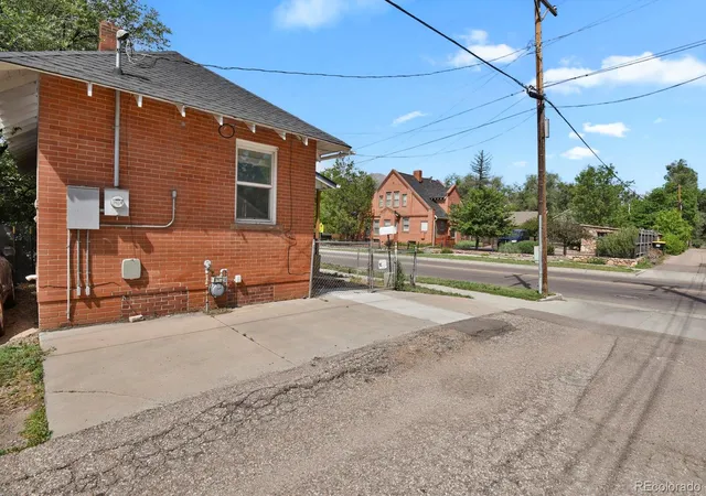Photo 3 of Single family home for sale at 107 N 30th Street, Colorado Springs, CO 80904 | MLS# 5058849 | Listing updated on 2026-09-16