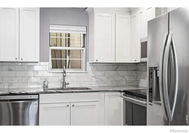 Listing Photo 2 - Condo for sale in building located at 720 City Park Ave, Fort Collins, CO 80521 - Unit #214