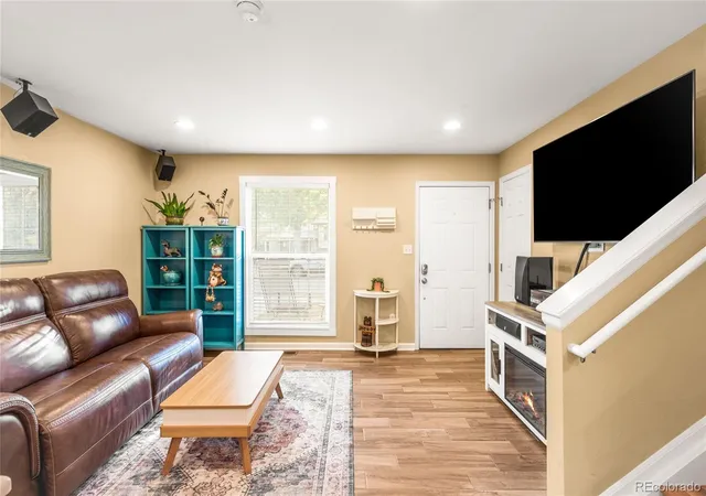 Photo 3 of Single family home for sale at 3250 S Holland Way, Lakewood, CO 80227 | MLS# 8672507 | Listing updated on 2026-09-09