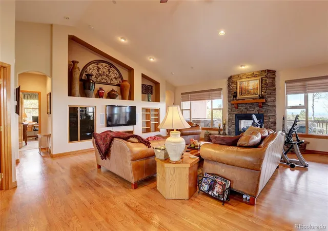 Photo 4 of Single family home for sale at 2941 Castle Butte Dr, Castle Rock, CO 80109 | MLS# 5748884 | Listing updated on 2026-10-04