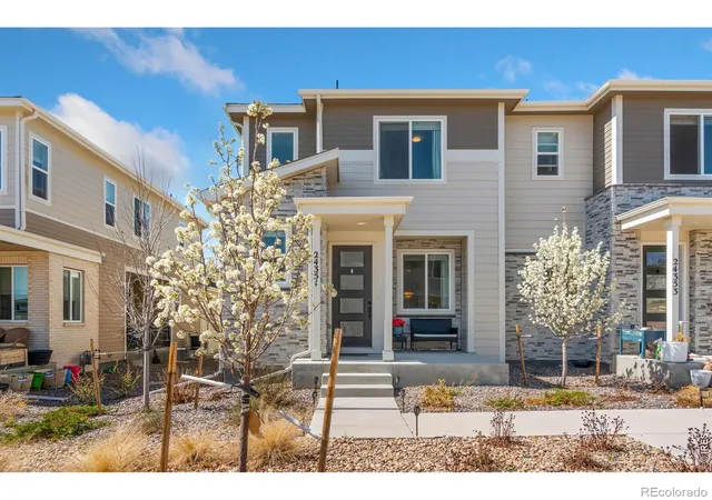 Townhouse for sale at 24351 E 41st Avenue, Aurora, CO 80019 | MLS# IR1062469