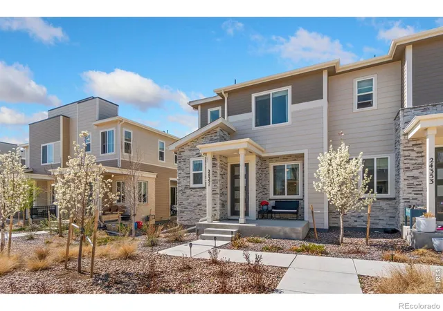 Photo 1 of Townhouse for sale at 24351 E 41st Avenue, Aurora, CO 80019 | MLS# IR1062469 | Listing updated on 2026-09-17