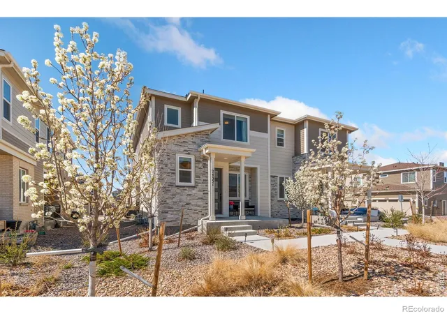 Photo 2 of Townhouse for sale at 24351 E 41st Avenue, Aurora, CO 80019 | MLS# IR1062469 | Listing updated on 2026-09-17