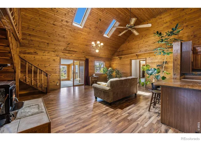 Photo 3 of Single family home for sale at 619 Alpine Dr, Estes Park, CO 80517 | MLS# IR1062697 | Listing updated on 2026-09-17