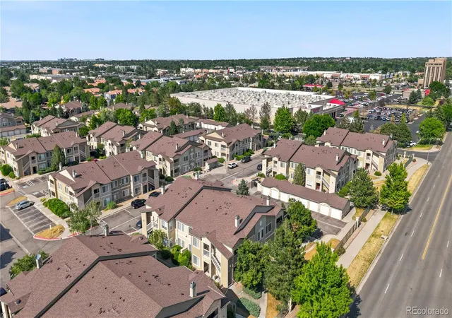 Listing Photo 5 - Condo for sale in building located at 10070 E Carolina Dr, Denver, CO 80247 - Unit #202