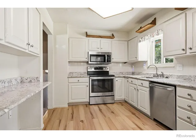 Photo 4 of Sale Pending at 731 S Del Norte Ave, Loveland, CO 80537 | MLS# IR1063302 | Listing updated on 2026-09-24