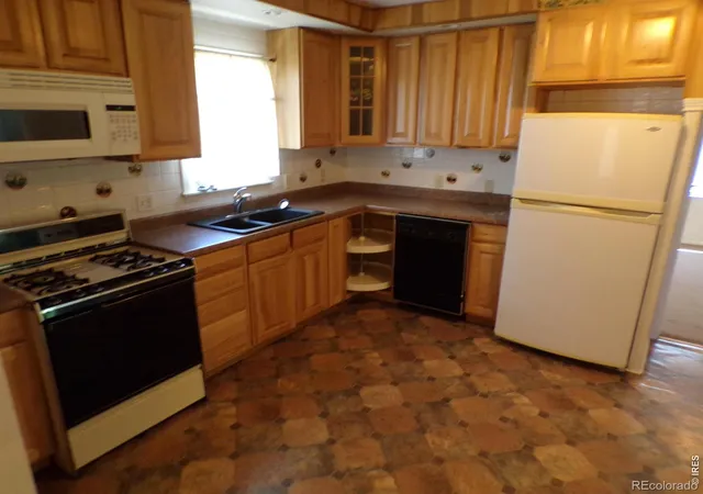 Photo 4 of House for sale at 226 N 7th Avenue, Sterling, CO 80751 | MLS# IR1063385 | Listing updated on 2026-09-17