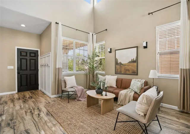 Photo 4 of Single family home for sale at 3528 Wonder Dr, Castle Rock, CO 80109 | MLS# 6075787 | Listing updated on 2026-10-08