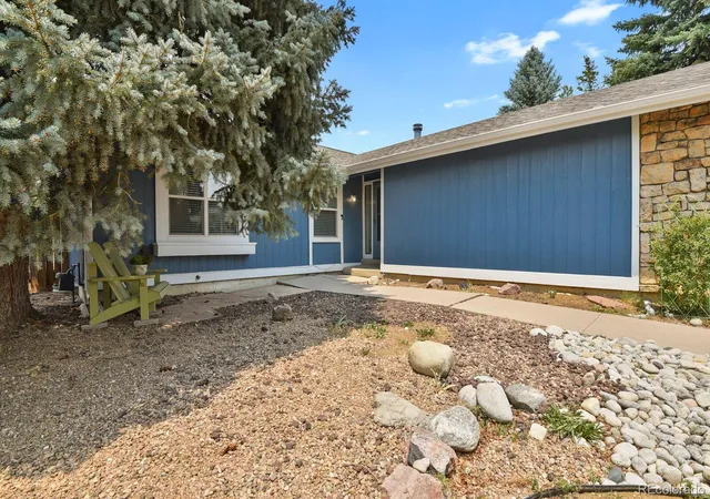 Photo 3 of Single family home for sale at 18937 E Kent Cir, Aurora, CO 80013 | MLS# 2866972 | Listing updated on 2026-10-02